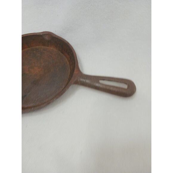6" Cast IRON EGG Fryer Skillet Seasoned GREAT for Home Or Camping ANTIQUE Vntg - Picture 10 of 11